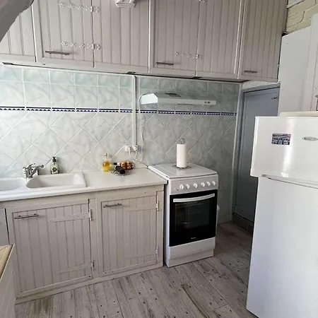Maison Confortable Proche Centre, Climatisee, 4 Personnes - Fr-1-701-88 Holiday home