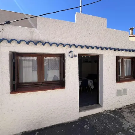 Holiday home Maison Confortable Proche Centre, Climatisee, 4 Personnes - Fr-1-701-88
